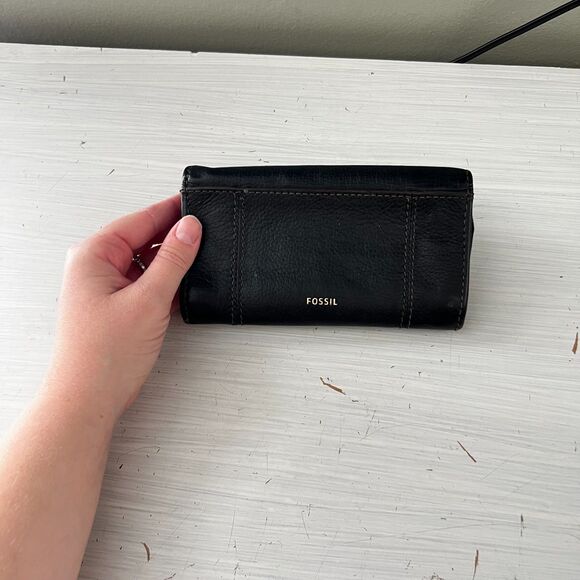 Fossil Black Leather Snap Close Wallet - Picture 2 of 5